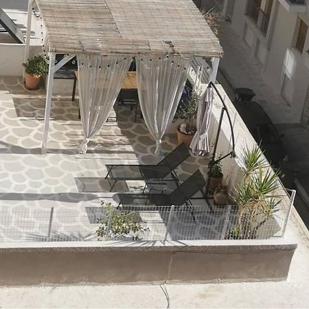 Apartment With Terrace In Piraiki Le Pirée Extérieur photo